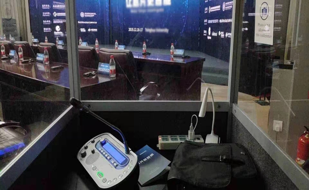 高級同聲翻譯譯員工資一般多少錢？